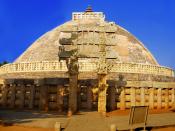 English: The main Sanchi Stupa from the Eastern gate, in Madhya Pradesh, which contain the relics of Gautam Buddha.