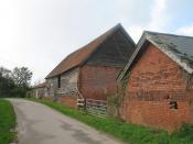 English: Old Barn One of the few 'legal' features to photograph in this square. The barn (at Skidmore) lies alongside the bridleway from Lee to Moorcourt. Every other path / gate has 'welcoming' GOML type signs telling us proles that Broadlands Estate own