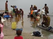 The Congo River is also people's main source of water for drinking, cooking and washing. Conditions like this are perfect for the transmission of cholera and water-borne diseases. Photo: Oxfam