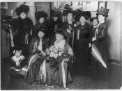 English: Tennessee Celeste Claflin, suffragette, with other suffragettes