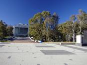 English: Entrance of the High Court of Australia located in Parkes, Australian Capital Territory