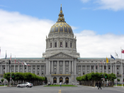 English: Picture of the San Francisco City Hall after seismic retrofit with the help of base isolation