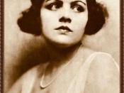 English: Publicity photo of Elaine Hammerstein from The Blue Book of the Screen by Ruth Wing, editor