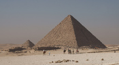 English: Menkaure's Pyramid in Giza.
