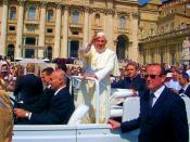 English: Pope Benedict XVI in St. Peter's Square, Rome (2007). Polski: Papież Benedykt XVI podczas Audiencji Generalnej na Placu św. Piotra w Rzymie (2007).