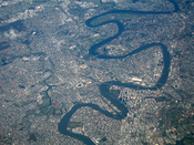 English: Aerial view of the Brisbane River, Queensland, Australia