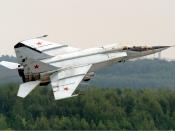 English: Russian Air Force MiG-25PU. Français : Un avion Mikoyan-Gourevitch MiG-25 de l'armée de l'air russe.