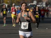 Anthem Richmond Marathon Girl in Gray