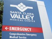 English: A roadside sign at Santa Clara Valley Medical Center in San Jose. This sign is an example of how the U.S. state of California requires all hospitals with emergency rooms to include text like 