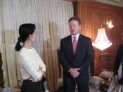 English: Senator Jim Webb (D-VA) meets with Nobel Peace Prize Laureate Aung San Suu Kyi.