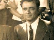 Luis Ibañez Vasquez en la Plaza de San Vicente en 1928