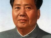 English: Mao's official portrait at Tiananmen gate 中文: 天安门上的毛泽东官方画像