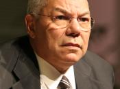 English: Colin Powell on a visit to Google on March 16, 2005.
