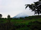English: Mount Sinabung as seen on Berastagi on 10 September 2010. (editted with Photoscape) Bahasa Indonesia: Gunung Sinabung dilihat dari Berastagi pada tanggal 10 September 2010. (telah disunting dengan Photoscape)