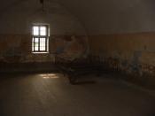 Nederlands: bedden in Theresienstadt, Het is vrijwel zeker dat deze ruimte nooit is gebruikt, maar alleen voor de film over Theresienstadt gebruikt.