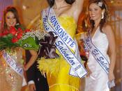 English: Irma Dimas al momento de ser coronoda Miss El Salvador, el 27 de febrero de 2005