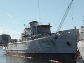 English: USS Hoist at Bay Bridge for Scrapping