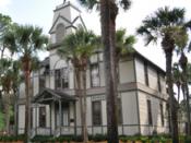 English: Built in 1884, DeLand Hall at Stetson University's DeLand campus is the oldest building in continuous use for higher education in Florida.