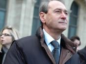 English: Bertrand Delanoë, mayor of Paris (France). Photo taken in Paris, in front of the Louvre Museum, January 6, 2006. Mr Delanoë was celebrating the 10th anniversary of the death of François Mitterrand, former President of France. Français : Bertrand 