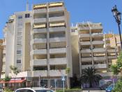 English: Apartment building in Fuengirola