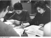 Bundesarchiv Bild 183-B1205-0004-001, Teilnehmerinnen eines landwirtschaftlichen Lehrgangs