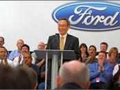 English: Energy Secretary Chu announced the loans to Ford employees in Detroit, Michigan.