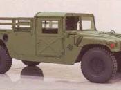 The Dongfeng (Eastwind) EQ2050 (left) and HMMWV (right).