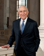 Official portrait of United States Senator (D-NJ).