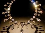December 2006 Scavenger Hunt "SPARKLE" Napoleon I Diamond Necklace In 1811, Napoleon I gave this 275-carat diamond necklace to Empress Marie Louise to celebrate the birth of their son, the future king of Rome.