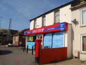 English: One stop shop & postbox, Station Rd