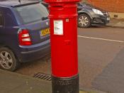 English: Anonymous postbox, St Leonards Avenue Close up of 