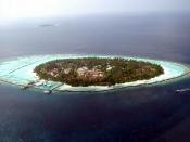English: Aerial view of Kurumba Island in the Maldives