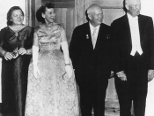 From left to right: Nina Kukharchuk, Mamie Eisenhower, Nikita Khrushchev and Dwight Eisenhower at a state dinner in 1959