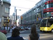 English: Yonge & Dundas Streets, Toronto, Ontario, Canada.
