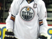English: Edmonton Oilers captain Shawn Horcoff prior to a National Hockey League game against the Calgary Flames.