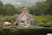 English: Statue of Lao Tzu (Laozi) in Quanzhou 中文: 福建泉州老君岩
