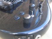Steinberger Sceptre electric guitar - controls and outputs