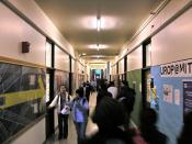 English: The Infinite Corridor that runs through the main buildings of the Massachusetts Institute of Technology.