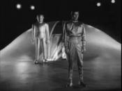 English: en:The Day the Earth Stood Still is a 1951 science fiction film about an alien and a robot on a diplomatic mission to Earth. This image is a screenshot from a public domain trailer for the film. Trailers for movies released before 1964 are in the
