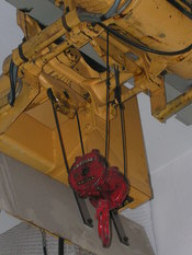 Movable pulley on a Demag Hoist