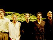 English: Pina bausch with her dancers at the Wiesenland show