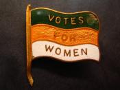 English: Photograph of an early 20th century British Women's Suffrage lapel pin