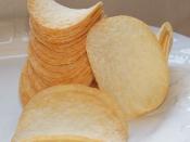 English: Pringles chips (sour cream and onion flavor)