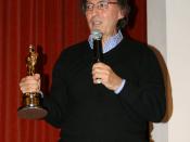 English: Don Black shows his Oscar for Born Free at Nightingale House, London, Feb 2010