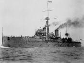 English: HMS Dreadnought (British Battleship, 1906) underway, circa 1906-07; Removed caption read: Photo # NH 61017 HMS Dreadnought (British battleship, 1906)