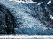 English: Glacier Bay - Johns Hopkins glacier calving http://www.photolib.noaa.gov/htmls/corp1862.htm