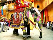 English: Decorated elephant in Jaipur, Rajasthan. ‪Norsk (nynorsk)‬: Måla og pynta tam elefant i Rajasthan.