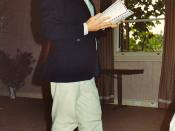 English: David Malouf reads at the Gangan Verlag (Gangaroo) book launch at the Goethe-Institut Sydney (1991).