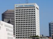 English: A office building with the Kaiser Permanente logo in downtown Oakland. As of 2009, Kaiser was the single largest user of office space in the City of Oakland. However, Kaiser's headquarters is in the Ordway Building, which does not bear the Kaiser