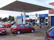 English: Car Sales-Fareham Car sales premises situated in Maylings Farm Road, adjacent to the Jolly Miller.